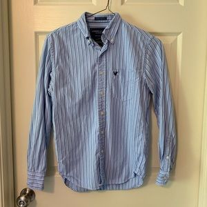 {(4 for $20)}American eagle blue button down shirt
